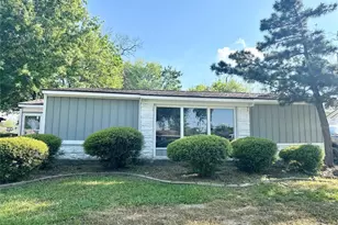 7418 Thurow St, Houston, TX 77087 - Photo 2