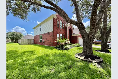 7426 Maple Run Drive, Sugar Land, TX 77479 - Photo 2