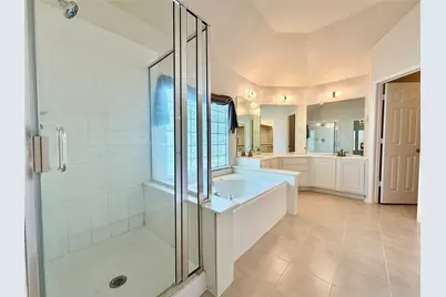 7426 Maple Run Drive, Sugar Land, TX 77479 - Photo 14