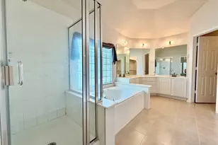 7426 Maple Run Dr, Sugar Land, TX 77479 - Photo 14