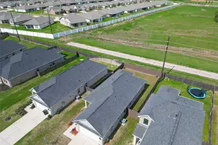 7446 French Quarter Ct, Fulshear, TX 77441 - Photo 30