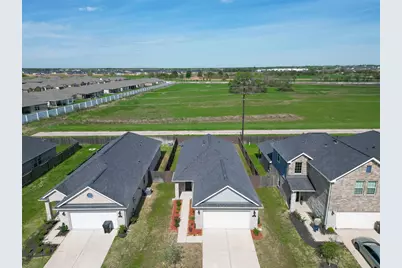 7446 French Quarter Court, Fulshear, TX 77441 - Photo 4