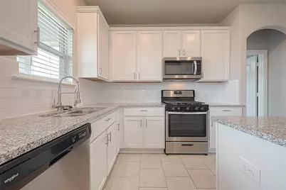 7446 French Quarter Court, Fulshear, TX 77441 - Photo 12