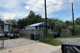 818 E 40th St, Houston, TX 77022 - Photo 4
