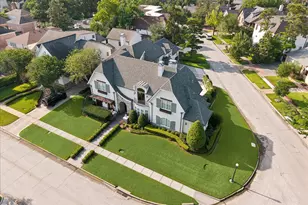 3714 Piping Rock Ln, Houston, TX 77027 - Photo 2