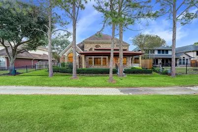 2410 Sawgrass Court, League City, TX 77573 - Photo 2