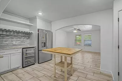 8159 Glenhollow Drive, Houston, TX 77033 - Photo 6