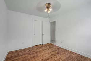8159 Glenhollow Dr, Houston, TX 77033 - Photo 18