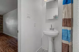 8159 Glenhollow Dr, Houston, TX 77033 - Photo 16