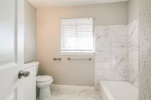 10201 Homestead Rd, Houston, TX 77016 - Photo 16