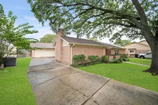 6114 Rollingbrook Dr, Houston, TX 77096 - Photo 2