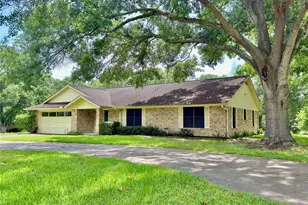 2710 Heather Glen, Brenham, TX 77833 - Photo 1