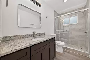 13722 New Village Ln, Sugar Land, TX 77498 - Photo 16