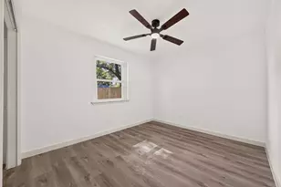 13722 New Village Ln, Sugar Land, TX 77498 - Photo 14