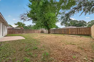 13722 New Village Ln, Sugar Land, TX 77498 - Photo 32
