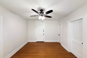 1126 Berthea St, Houston, TX 77006 - Photo 4