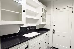 1126 Berthea St, Houston, TX 77006 - Photo 10