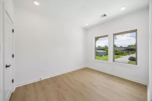 8129 Safebuy St, Houston, TX 77028 - Photo 6