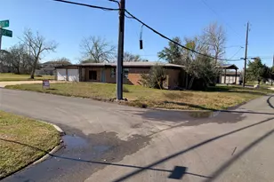 7923 Bayside Blvd, Beach City, TX 77523 - Photo 2