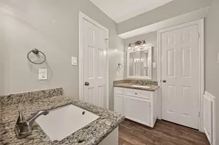 619 Flaghoist Ln, Houston, TX 77079 - Photo 28