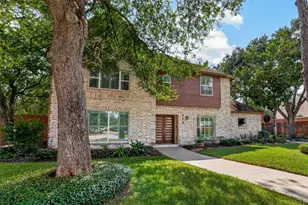 619 Flaghoist Ln, Houston, TX 77079 - Photo 2