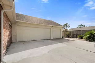 10614 Huntington Point Dr, Houston, TX 77099 - Photo 30