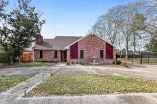 10614 Huntington Point Dr, Houston, TX 77099 - Photo 1