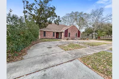10614 Huntington Point Drive, Houston, TX 77099 - Photo 2