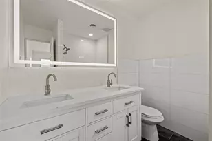 909 Silber Rd, Houston, TX 77024 - Photo 14