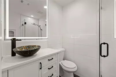909 Silber Road #11, Houston, TX 77024 - Photo 18