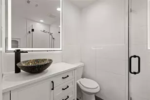 909 Silber Rd, Houston, TX 77024 - Photo 18