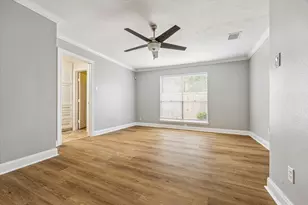 12124 Burdine St, Houston, TX 77035 - Photo 8