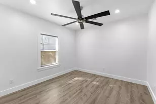 321 Briarwood Dr, Baytown, TX 77520 - Photo 22