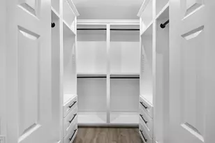 321 Briarwood Dr, Baytown, TX 77520 - Photo 16