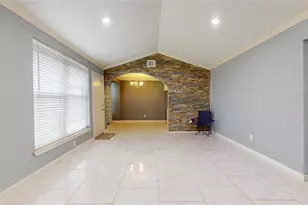 11603 Graywood Dr, Houston, TX 77089 - Photo 6