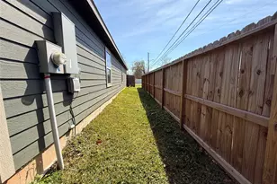 964 Ringold St, Houston, TX 77088 - Photo 14