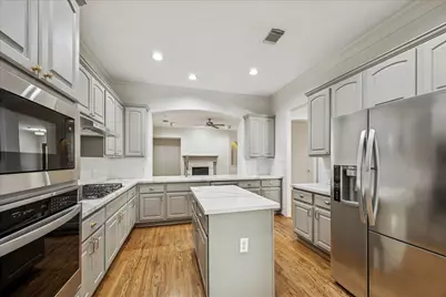 3106 Heritage Creek Oaks, Houston, TX 77008 - Photo 2