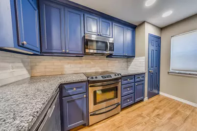 18800 Egret Bay Boulevard #401, Webster, TX 77058 - Photo 8