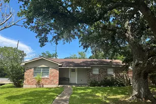 1319 Lyric Ln, La Marque, TX 77568 - Photo 1