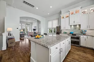 246 E 28th St, Houston, TX 77008 - Photo 4