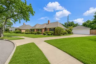 3735 Adonia Pl, Sugar Land, TX 77479 - Photo 4