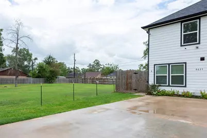 8635 Sunderland Road, Houston, TX 77028 - Photo 2