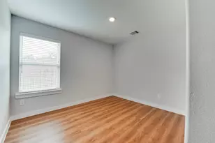 8635 Sunderland Rd, Houston, TX 77028 - Photo 12