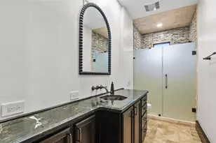 4914 Imperial St, Bellaire, TX 77401 - Photo 38