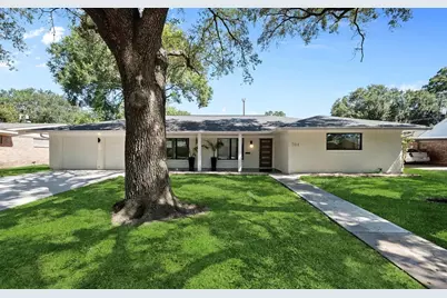 704 Fleetwood Street, Baytown, TX 77520 - Photo 2