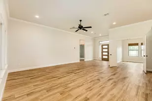 216 Creekside Ln, Lake Jackson, TX 77566 - Photo 12