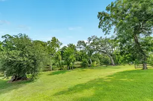 216 Creekside Ln, Lake Jackson, TX 77566 - Photo 36