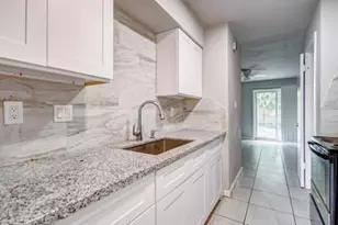 8019 Beech Cove Ln, Houston, TX 77072 - Photo 6