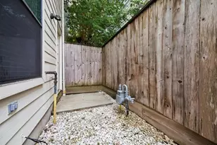 3501 Link Valley Dr., Houston, TX 77025 - Photo 2