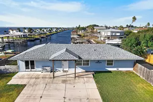111 Caribbean Dr, Corpus Christi, TX 78418 - Photo 1